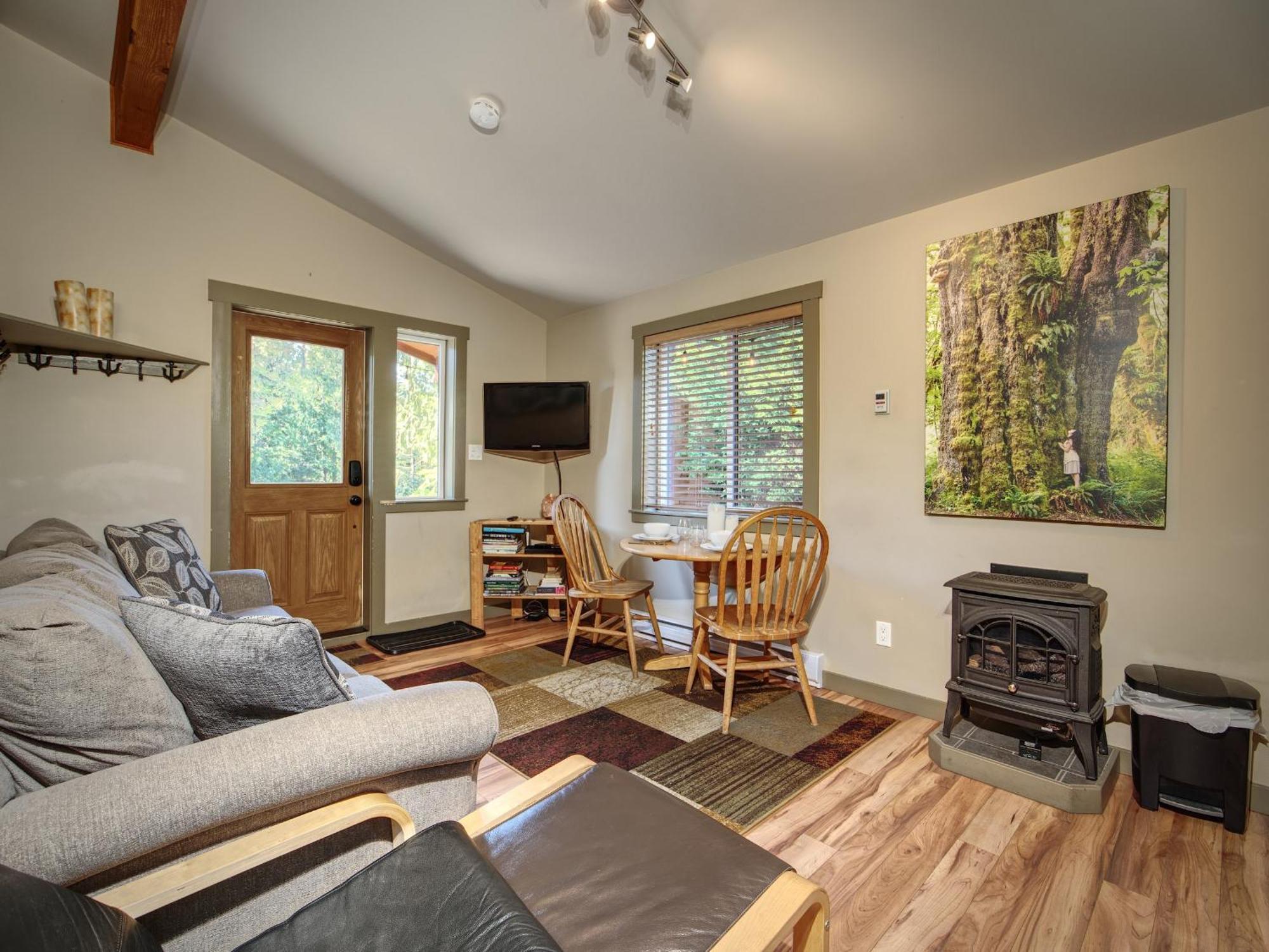 Handsome Dan'S Vacation Cottage Rentals Port Renfrew Chambre photo